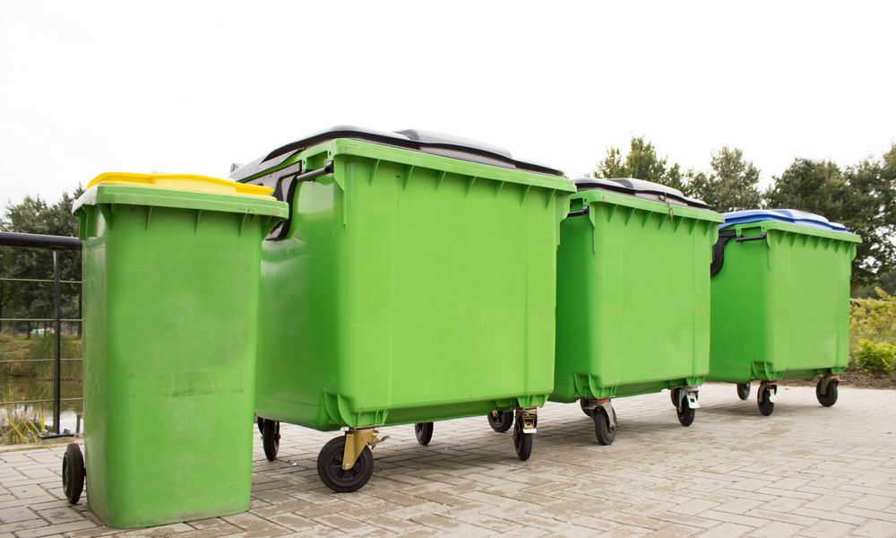 Jakie korzyści przynosi zastosowanie kontenerów na śmieci w budownictwie?