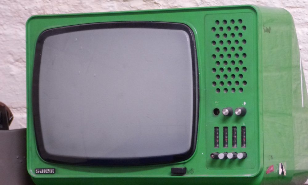 W obecnych czasach szczególnie wiele osób poświęca swój wolny czas przed telewizorem